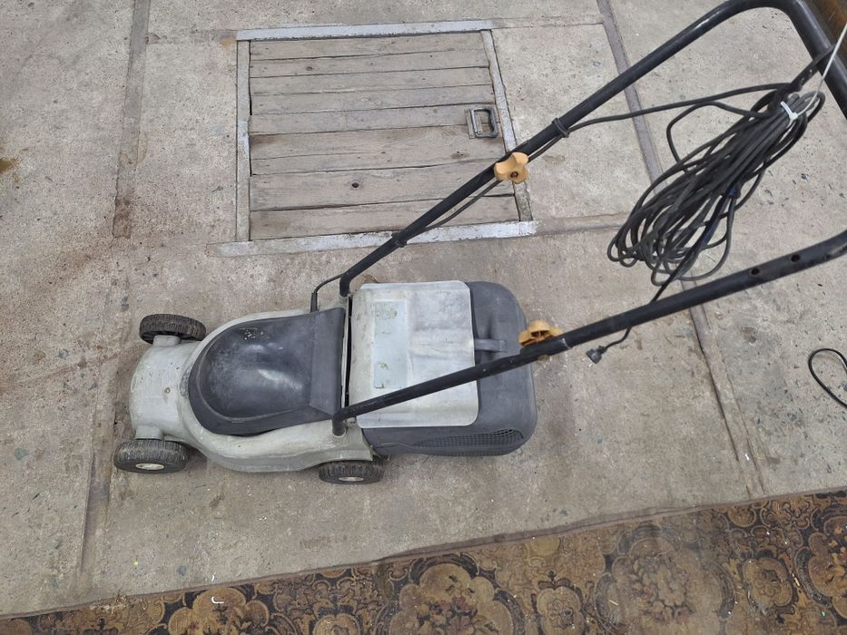 Электро газоно касилка