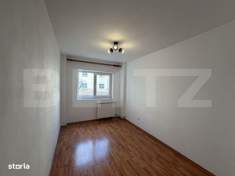 Apartament 3 camere decomandat, zona Zambilelor