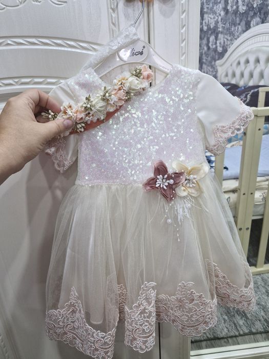 Продам красивое детское платья