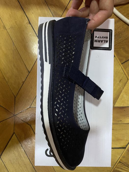 Туфли детские на 34 размер на узкую ногу.