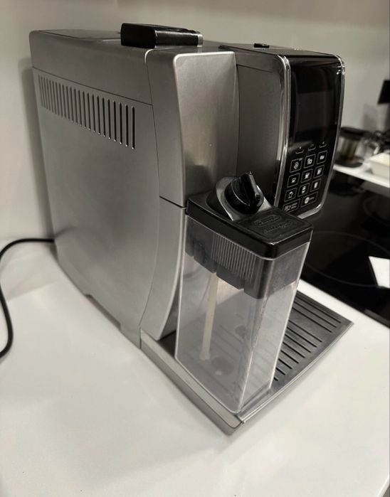 Кофемашина Delonghi Dinamica