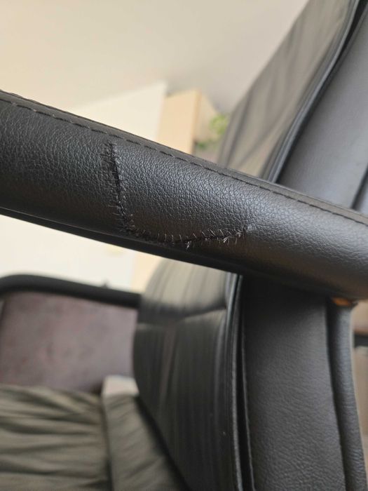 Стол SATO - естествена кожа