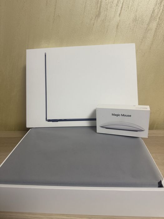 Mac Book Air 13 - M3, 16gb, 256 GB SSD