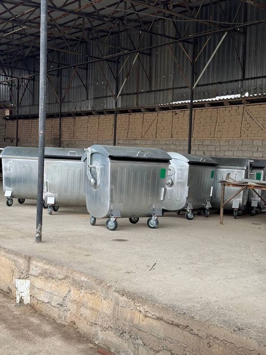 Мусорный  контейнер