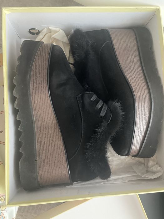 Продам обувь брогги