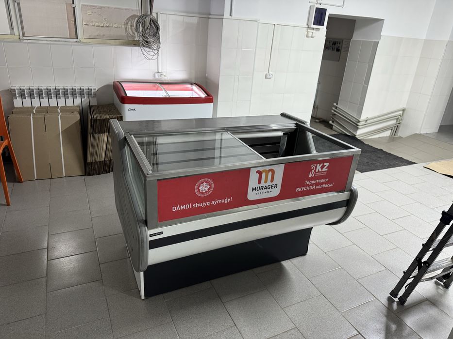 Витринный холодильник Leadbros