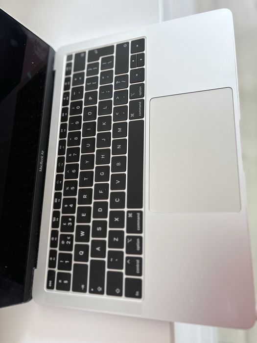 MacBook Air 13” 2018 – Intel i5