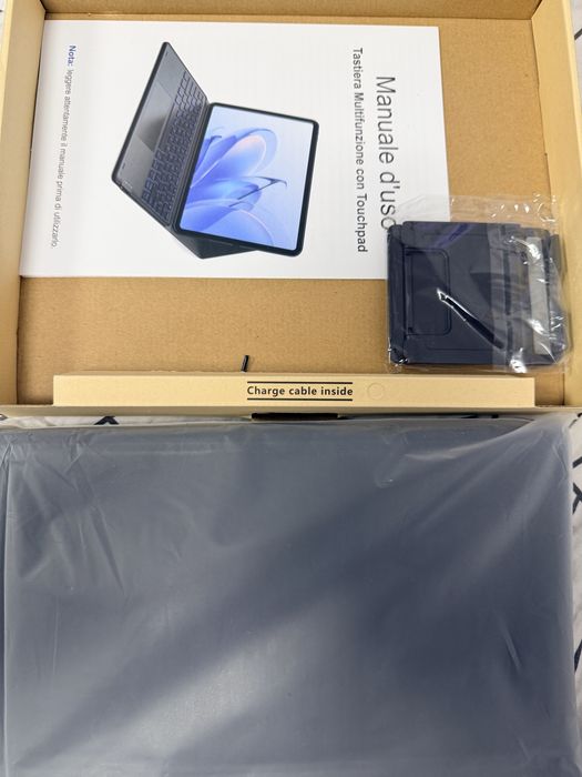 Husa iPad Air/Pro 11' M2/M3 cu tastatura si touchpad