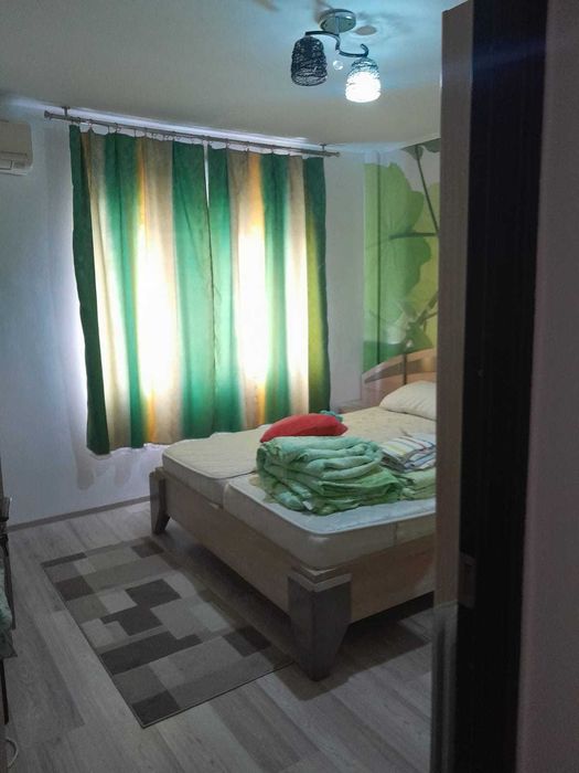 Vînd apartament în Oraș Brezoi, jud Vîlcea 3 camere decomandat .