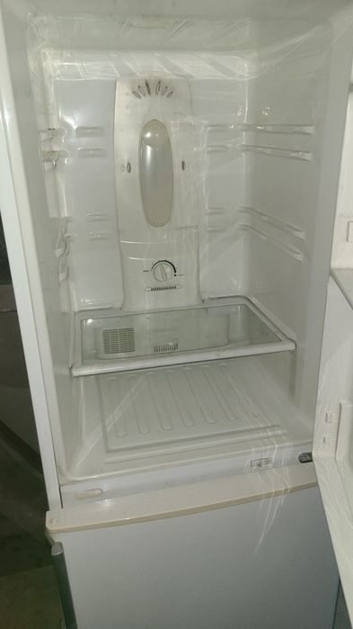 Холодильник LG .