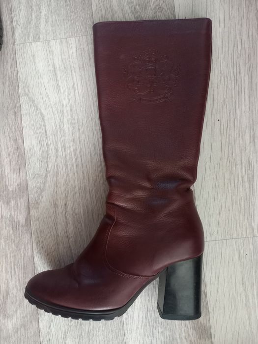 Сапоги женские на каблуках