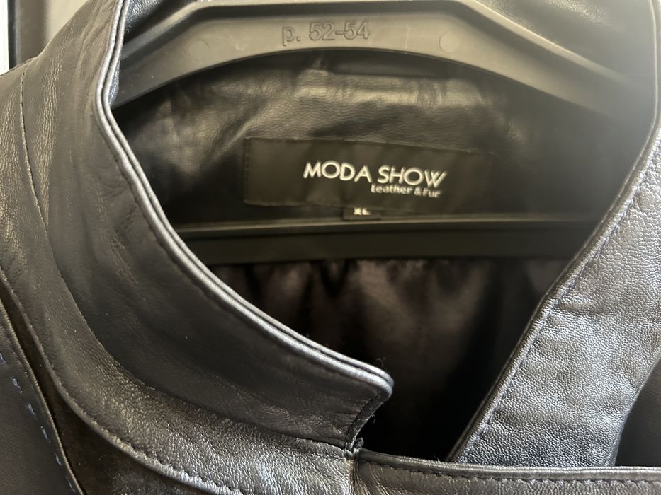 Кожаная черная куртка