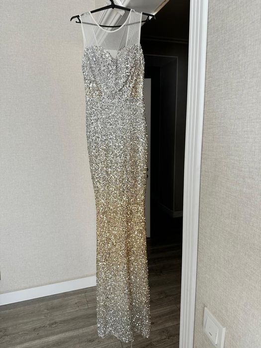 Вечерние платья