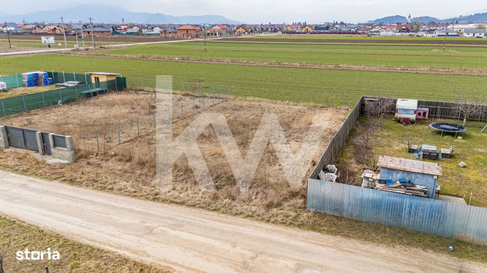 Teren intravilan Harman, 500 mp, zona buna, vecinatati construite, com