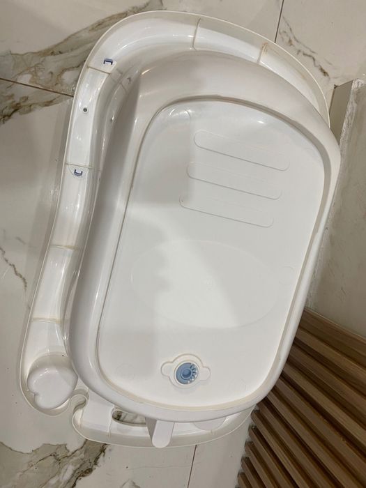 Бебешка вана със стойка и термометър