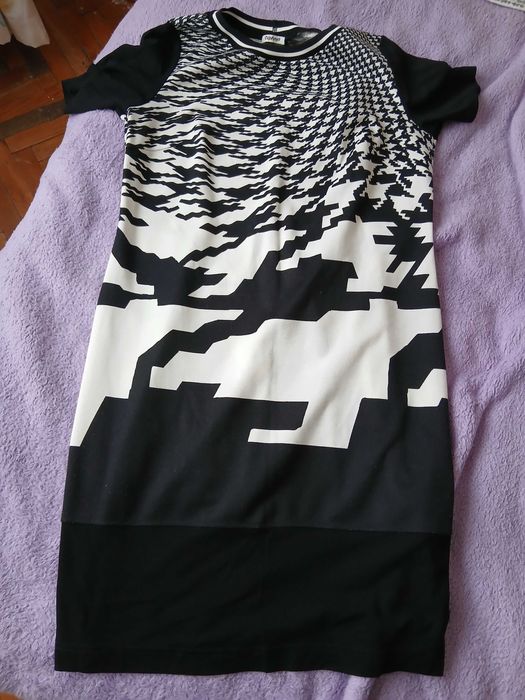 Рокля в черно и бяло