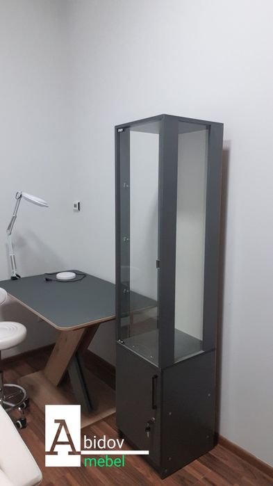 Витрина  стеллаж шкаф пенал  косметолог ва  гузаллик салони учун