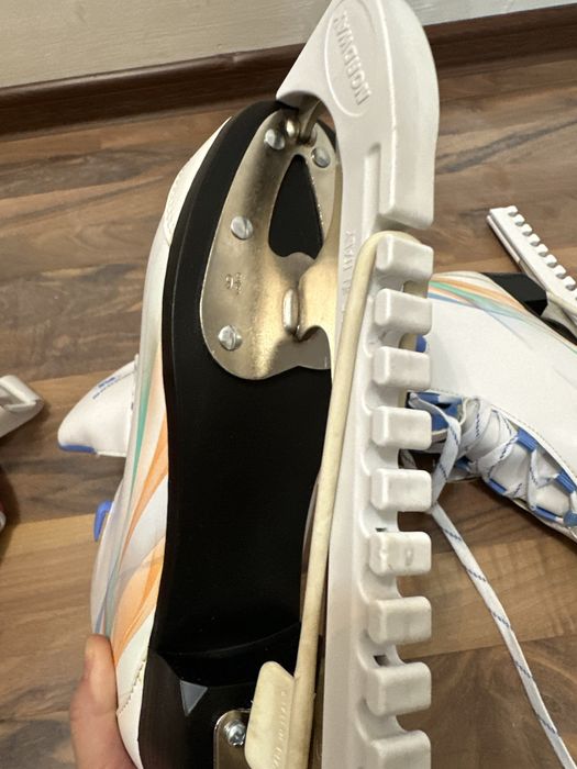 Коньки для девочки.