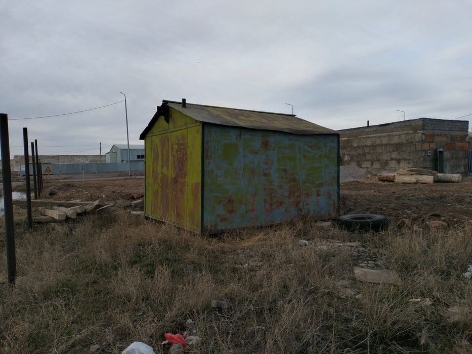 Продаю домик . Будка,контейнер