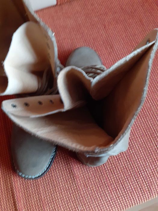 Bocanci  piele întoarsă.