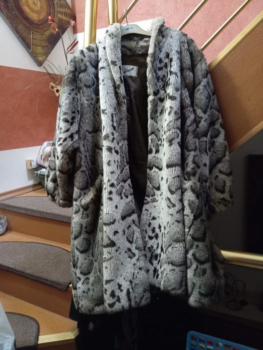 Haine de blana sintetica de leopard