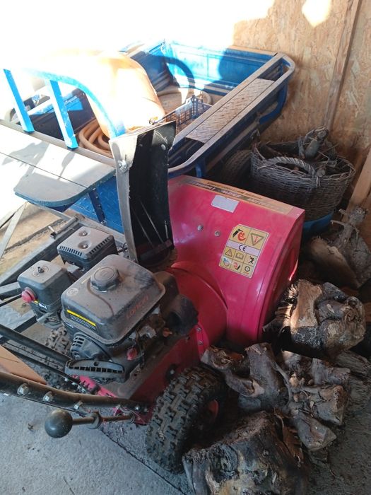 Vând motopompa și freza de zapada