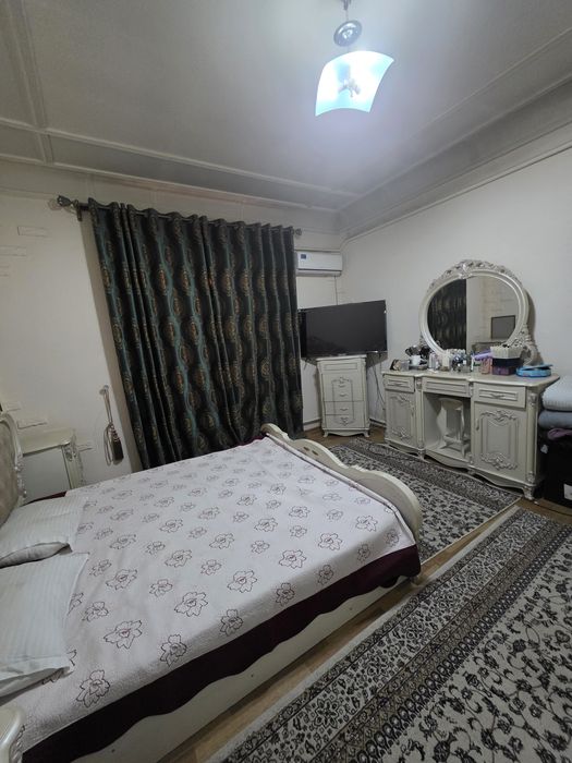 Дурмон  махалласида 5 хона  7 сотихли уй сотилади.