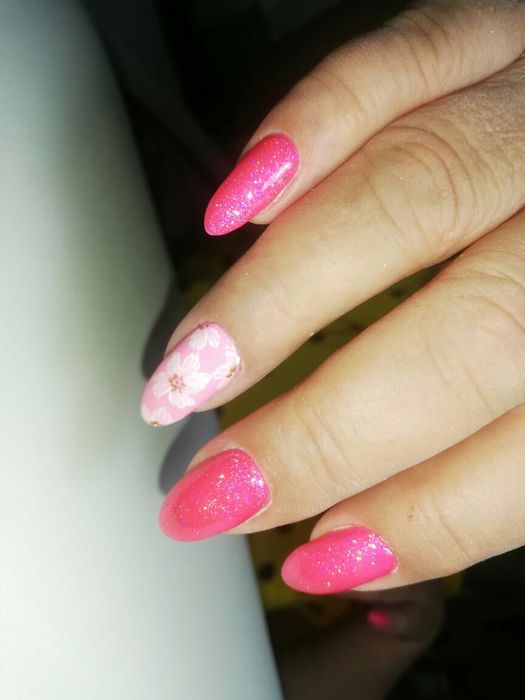 Маникюр, педикюр, гель-лак