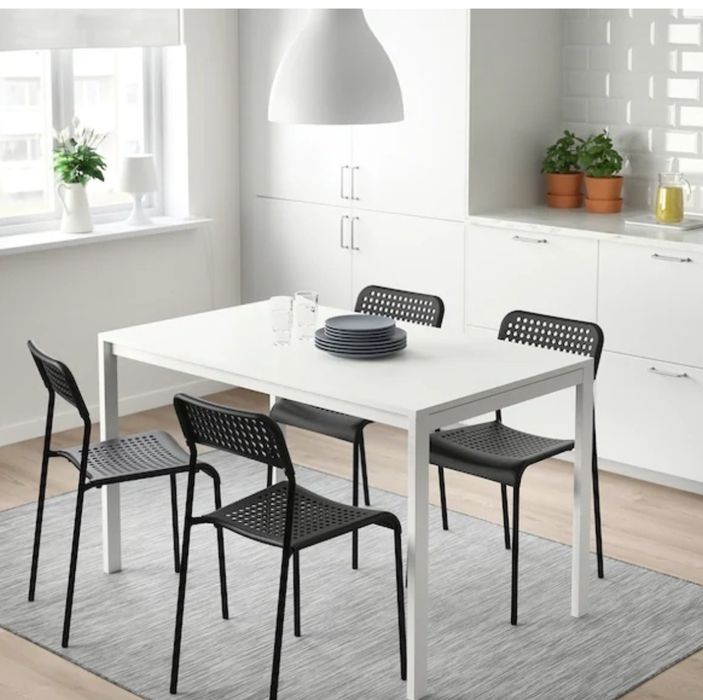 Парты и стулья в отличном состоянии Икеа