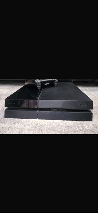 PS4 slim 500гб с дисками и играми