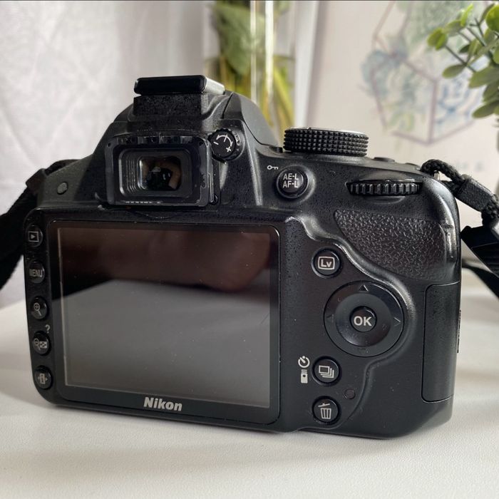 Nikon D3200 продам