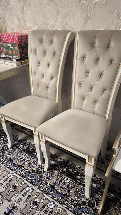 Мебель для гостиной Стол и стулья