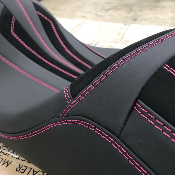 Перетяжка мото сидений