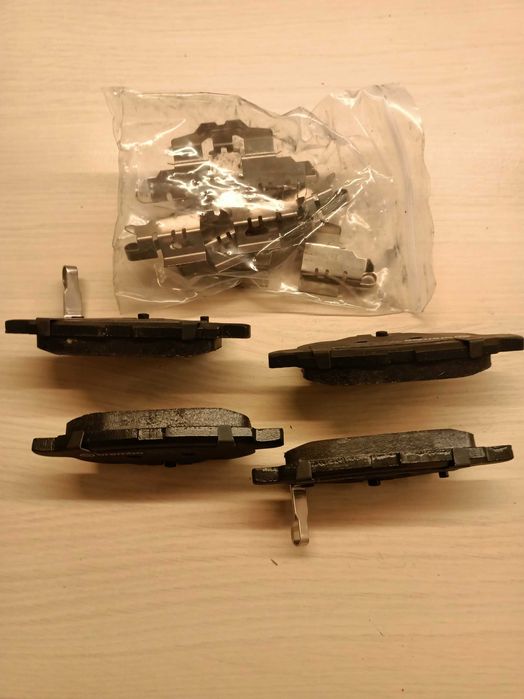 Vand placute frana spate Brembo noi pentru Vitara SX4 scross Swift
