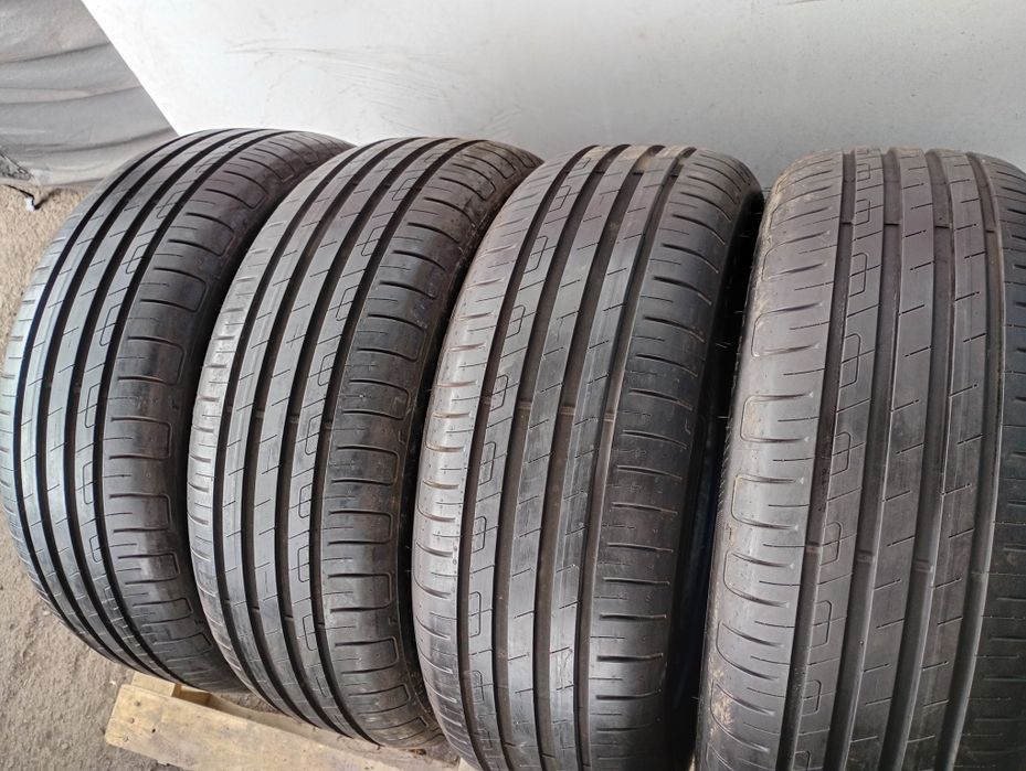 Почти нови 4бр.205/55/17 Goodyear EGP dot4220