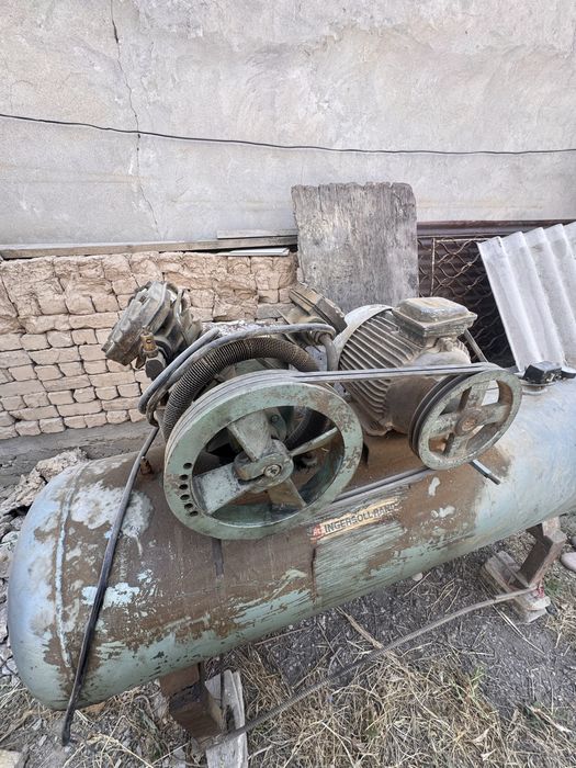 Kompressor 500 litr 380 voltda ishlidi 7,5 kw matori
