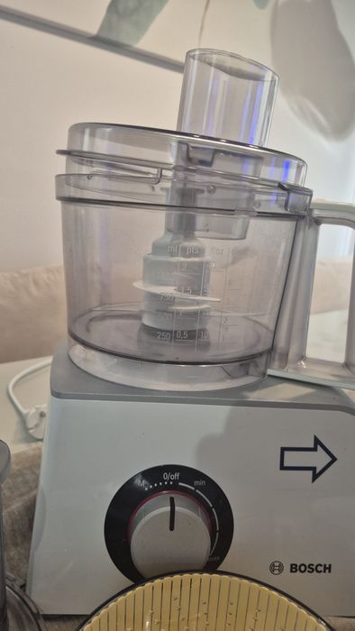 Robot bucatarie Bosch MCM 4200; 800W, bol 1,2l; blender 1,25l; 2 vitez