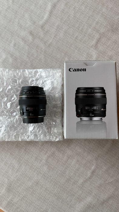 Canon EF 85mm f/1.8 USM – stare excelentă, folosit foarte puțin