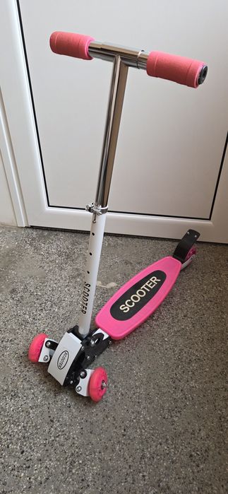 Детски скутер с възможност за регулиране на височината