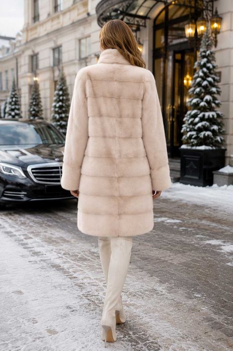 Haina blana vizon , Haină blană nurcă impecabila, 4 in 1 m. L-M