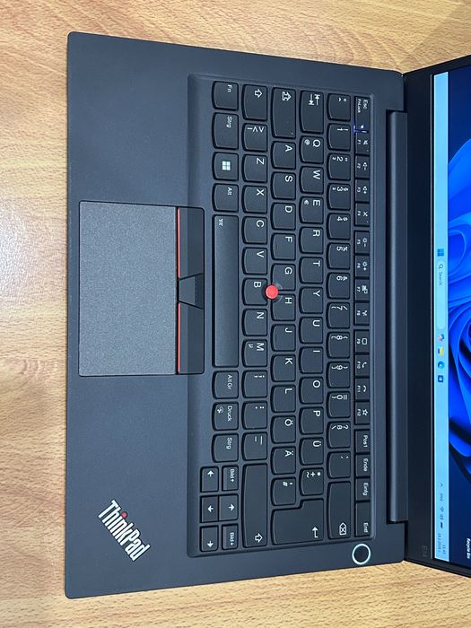 Като нов! Лаптоп Lenovo E14 Gen2 i5/16GB RAM/256GB с 3 мес. гаранция!