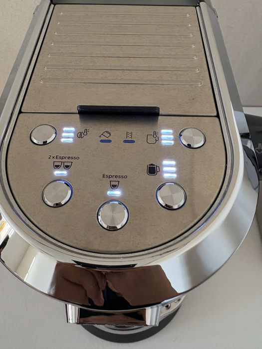 Кофеварка De’Longhi Dedica Maestro Plus EC950.M