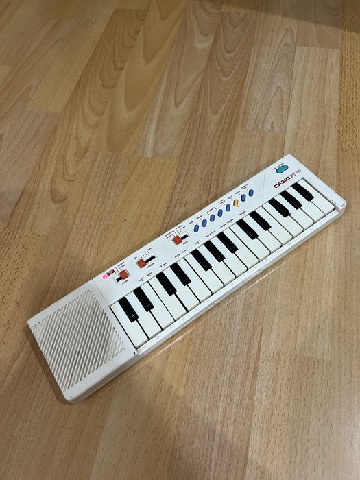 Японски синтезатор / йоника Casio