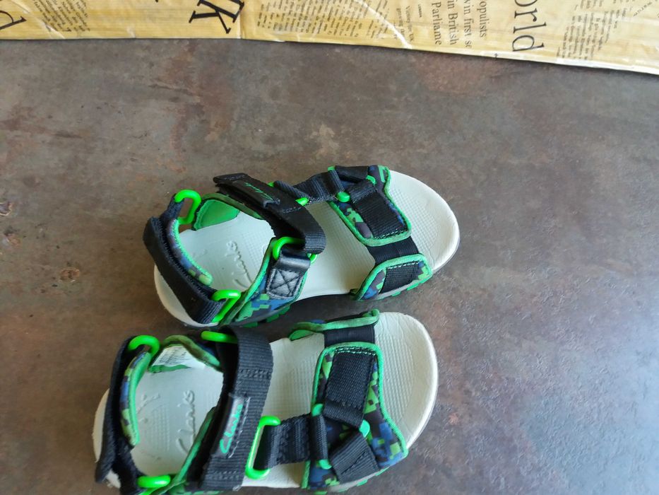 детски сандали,Clarks,летни отворени обувки за момче,номер25