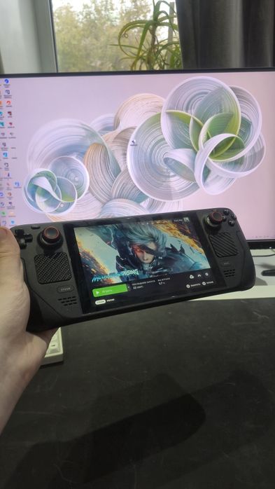Продам Steam Deck LCD 256gb ssd + 64MicroSD карта