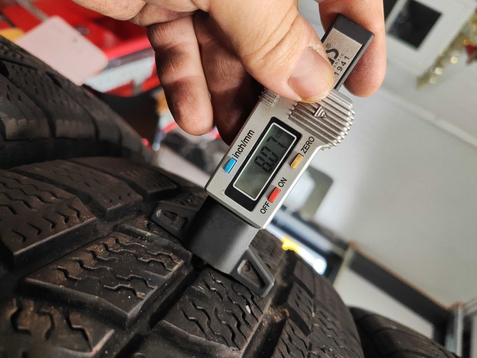 4бр.зимни гуми 215/65/16C Vredestein