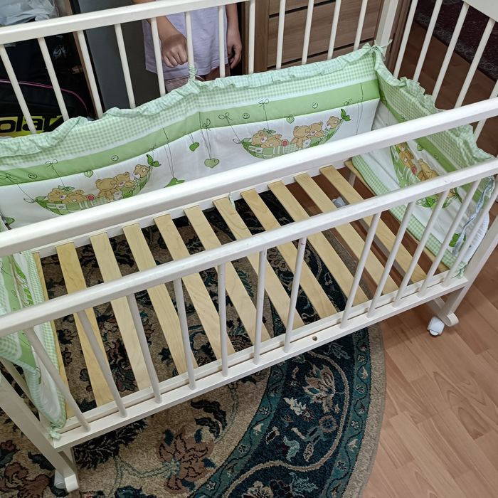 Продам кроватку с матрасом