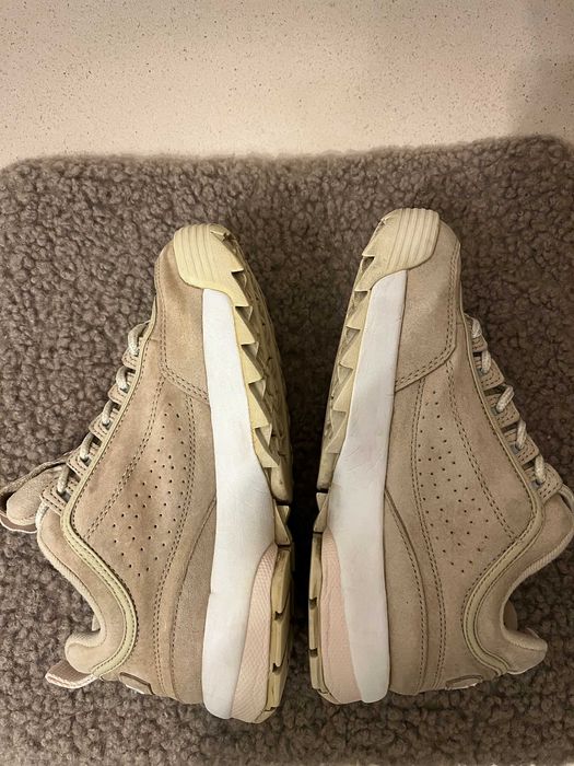 FILA обувки, бежаво / бяло - намалени