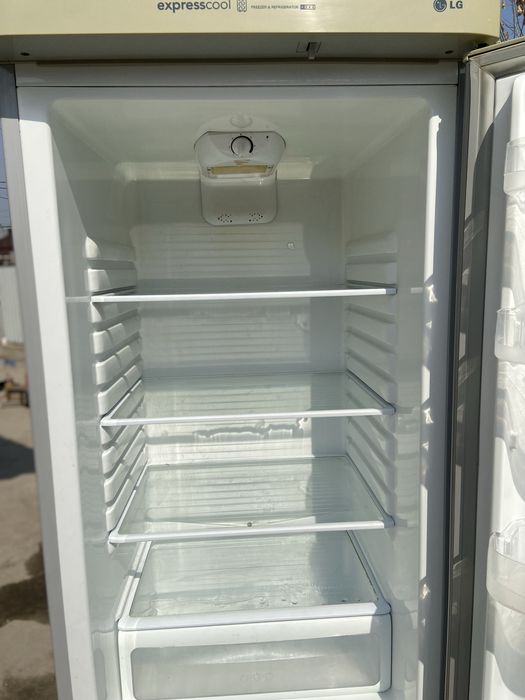 Холодильник рабочая доставка есть