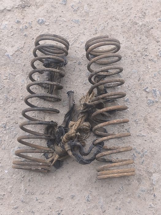 Пружина мотоцикл